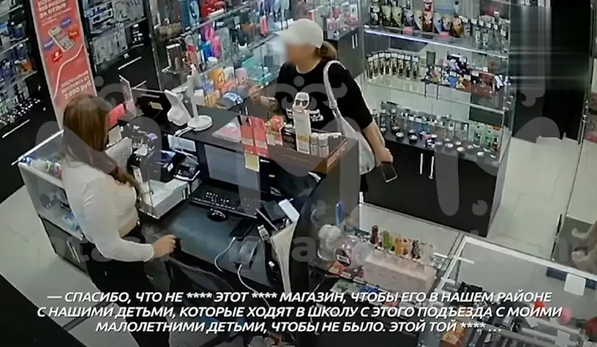 Неадекватная женщина ворвалась в секс-шоп и учинила скандал